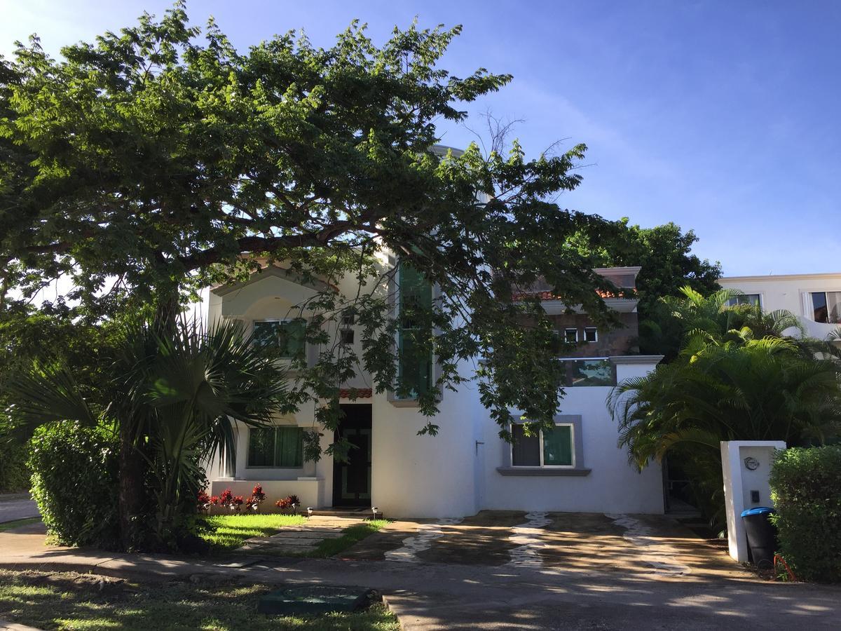 לינה וארוחת בוקר פלאייה דל כרמן Esquina De La Felicidad De Playacar מראה חיצוני תמונה